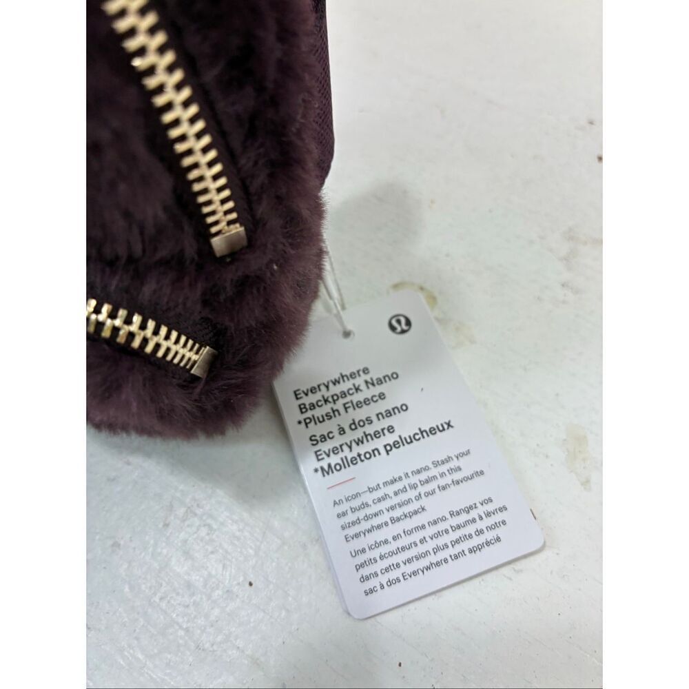 Lululemon NWT Everywhere Backpack Nano Plush Fleece in Black Plum/Gold One Size - Picture 4 of 8